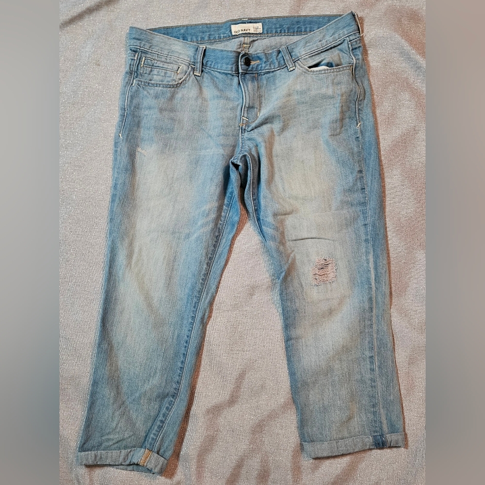 Old Navy Light Washed Rolled Hem Jeans Cropped Med Rise Size 12 - Picture 2 of 10